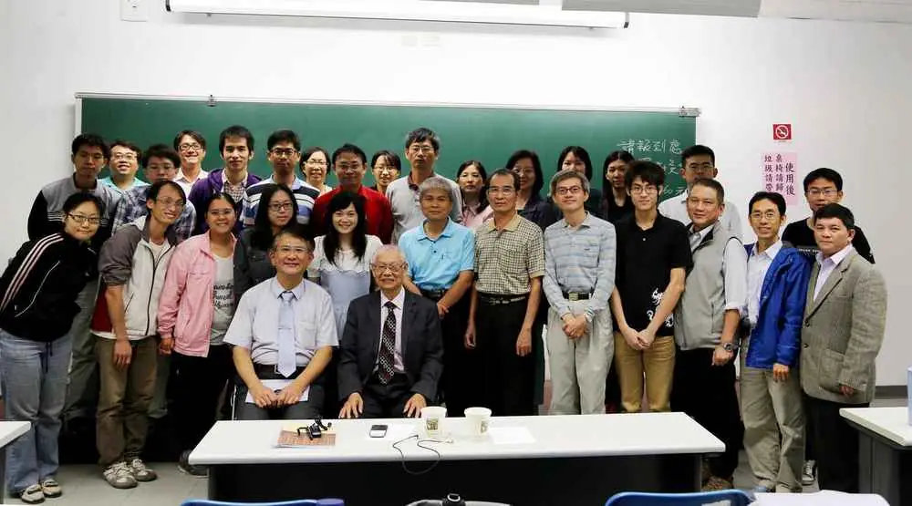 Dr. Shy and Dr. Sheng Chun Chang participating in Zhu’s Scalp Acupuncture (ZSA) acupuncture needling techniques training in Taiwan, 2014.