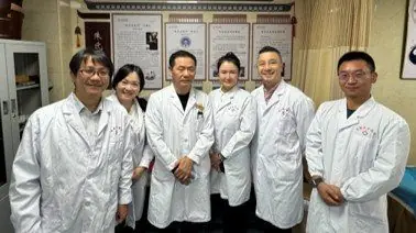 Dr. Shy and Dr. Sheng Chun Chang with Prof. Ming Qing Zhu during Zhu’s Scalp Acupuncture (ZSA) integrated Chinese-Western medicine emergency clinical training in 2025.